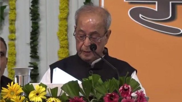 আরএসএস সভায় ভাষণ দিচ্ছেন প্রণব মুখার্জী।
