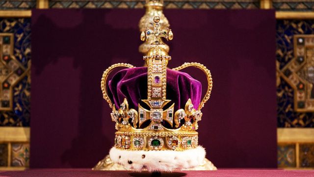 Как Архимед определил, что корона царя Сиракуз была сделана не из чистого золота?