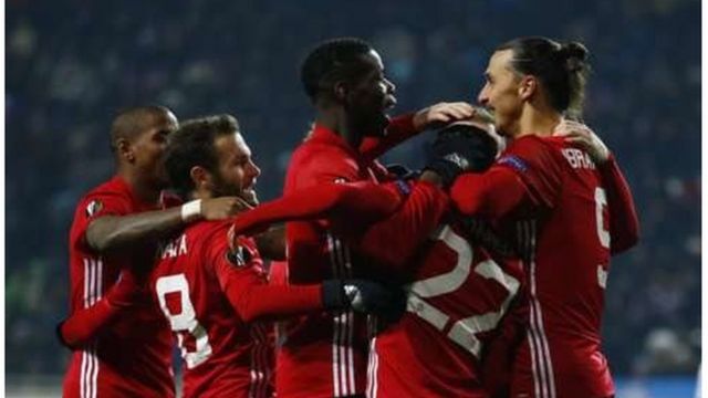 'Yan wasan Man United na murnar cin da Ibrahimovic ya yi