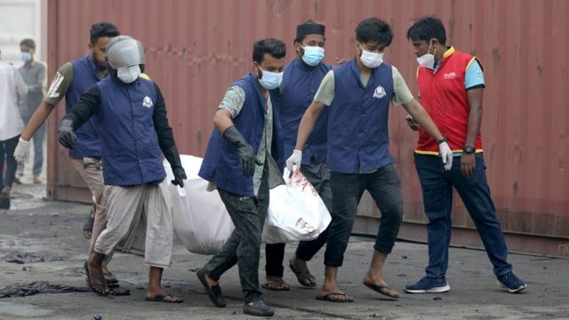 চট্টগ্রামের সীতাকুণ্ডে কন্টেইনার ডিপোর আগুনে ৪১ জনের মৃত্যু হয়েছে বলে জানিয়েছে চট্টগ্রাম জেলা প্রশাসন।