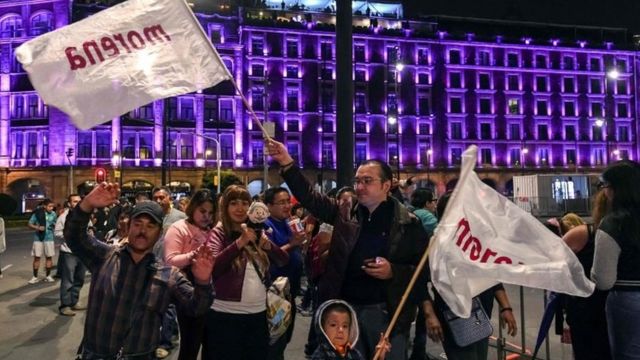 Simpatizantes de López Obrador se reunieron en el Zócalo,