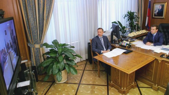 Беглов - руководитель контрольного управления президента, Дмитрий Медведев (справа) - первый вице-премьер. Июль 2007 г.