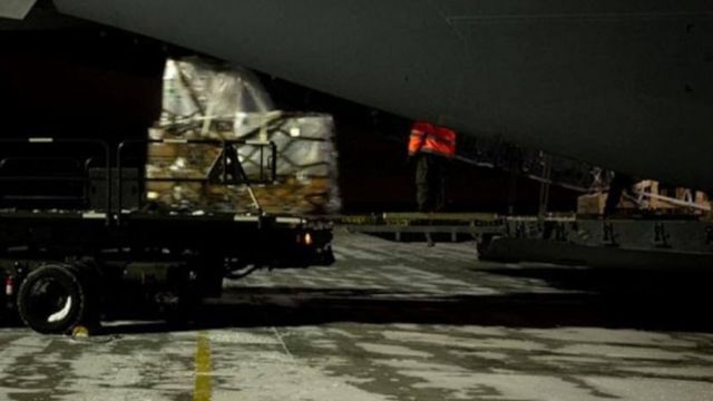 Генеральний штаб ЗСУ опублікував фото доставки в Україну обладнання для ремонту еектромереж від США