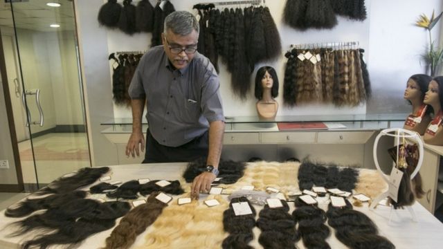 इन बालों से बने विगों को बाद में अमरीका,यूरोप और अफ्रीका में अच्छी खासी कीमत पर बेचा जाता है