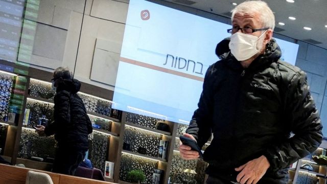 Roman Abramovich at Tel Aviv Airport