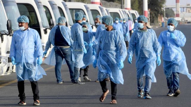 رصدت الحكومة الكويتية مكافآت للعاملين في الصفوف الأولى لمواجهة انتشار فيروس كورونا التابعين للجهات الحكومية.