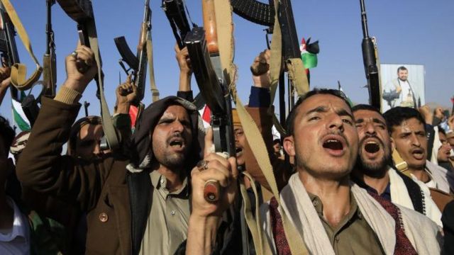 Yemen: los riesgos militares y geopolíticos que enfrenta Occidente al atacar a los hutíes por su campaña en el mar Rojo - BBC News Mundo