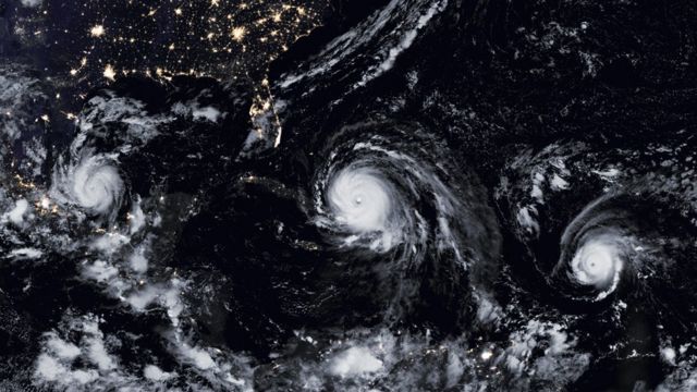 Três furacões se formando na costa dos EUA em 2017