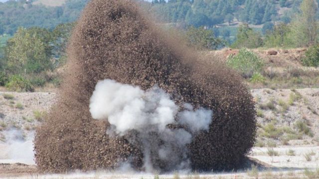 450 kg ağırlığındaki bomba kontrollü bir şekilde patlatıldı
