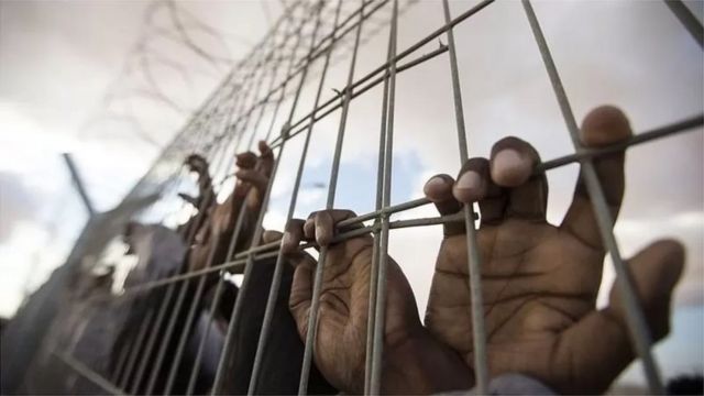 ኣብ ሓፁር ቤት ማእሰርቲ ዝረኣዩ ኣእዳው