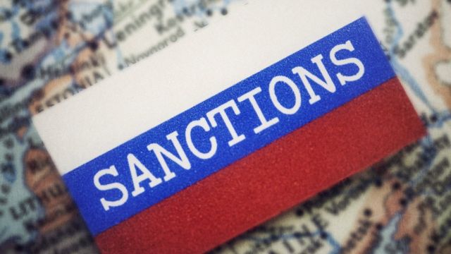 Историю они плохо учат". Российские политики и чиновники оценили новые  санкции США - BBC News Русская служба