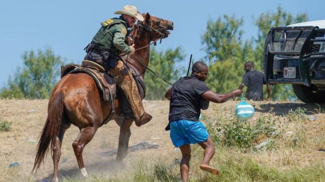 Agents de patrouille frontalière du Texas - a cheval