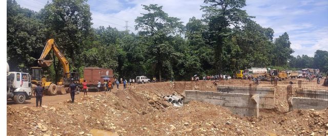 गैँडाकोटमा पूर्वपश्चिम राजमार्ग अवरुद्ध