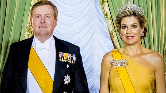 ملکه ماکیسما در کنار ویللم الکساندر، پادشاه هلند