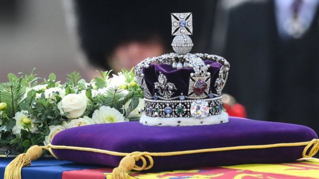 The crown on Queen Elizabeth II's coffin