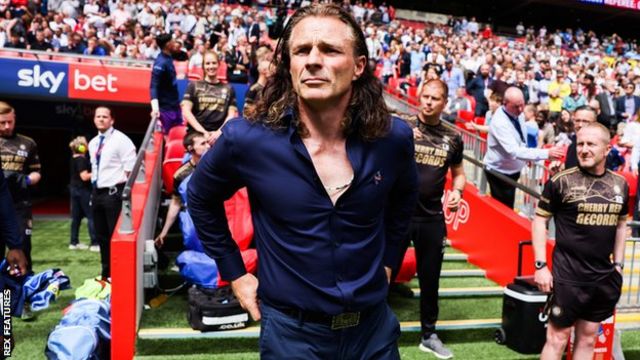 Gareth Ainsworth: 'Proud' Wycombe Wanderers boss says he wants to stay -  BBC Sport