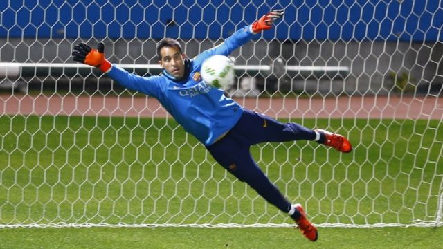 Claudio Bravo lors d'une séance d'entrainement à Yokohama, près de Tokyo.