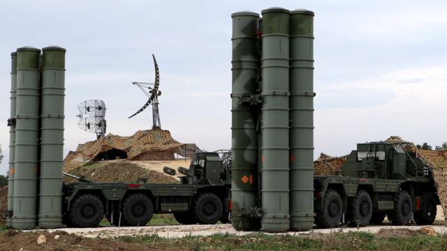 The S-400 surface-to-air missile system at Hmeimim airbase in Syrian province of Latakia (16 Dec 2015)