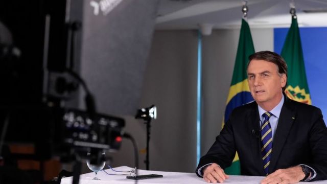 O presidente da República Jair Bolsonaro grava pronunciamento no Planalto