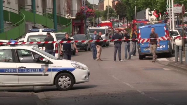 Полиция в Сент-Этьен-дю-Рувре