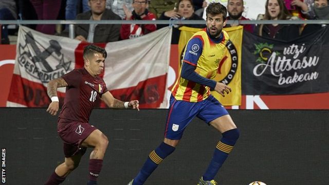 Gerard Pique Plays For Catalonia In Friendly Against Venezuela c Sport