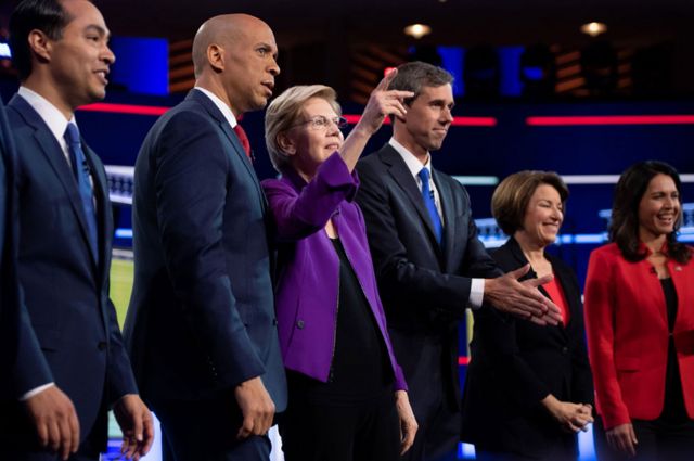 米大統領選 民主党テレビ討論スタート 健康保険と軍事で党内の溝くっきり cニュース
