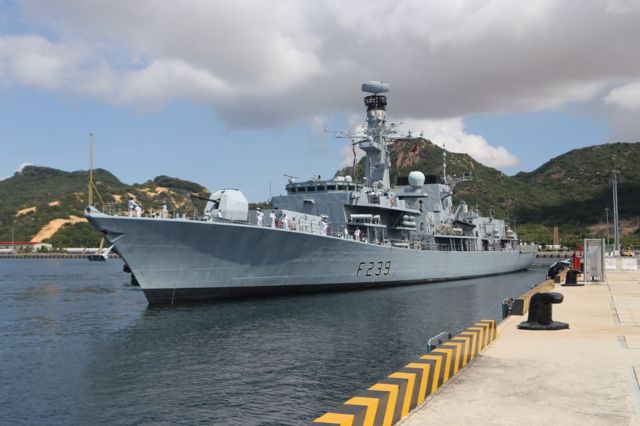 Tàu HMS Richmond của Hải quân Hoàng gia Anh đã cập cảng Quốc tế Cam Ranh