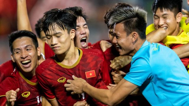 Nguyễn Hoàng Đức tỏa sáng ghi bàn giúp Việt Nam chiến thắng