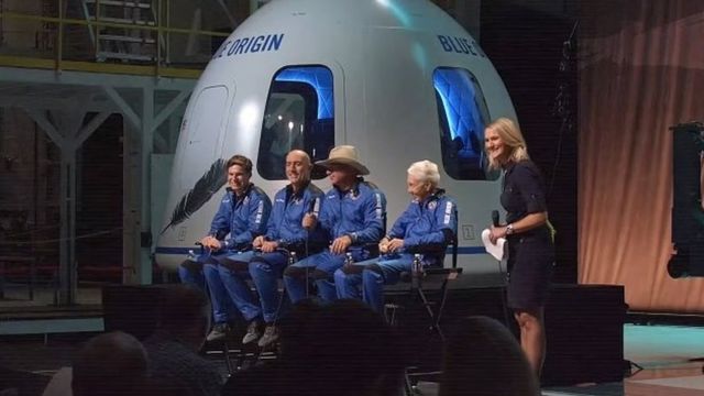 Tripulação do Blue Origin, com Jeff Bezos
