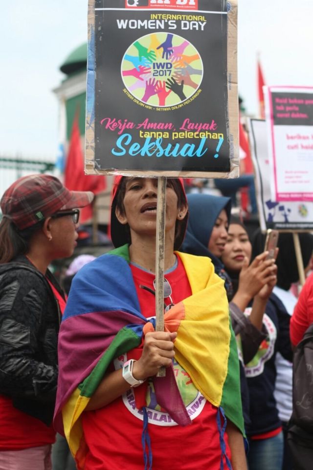 Hari Perempuan Internasional, seribu perempuan buruh tuntut '14 minggu