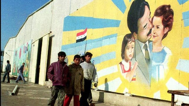 Mural de Saddam no Iraque
