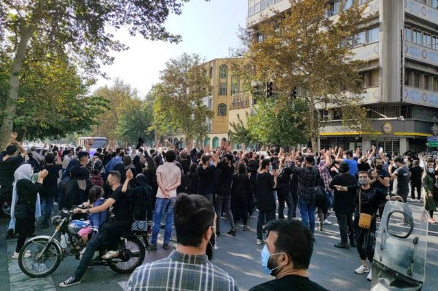 دیده‌بان حقوق بشر تاکید کرده که در اغلب موارد اعتراض‌ها در ایران مسالمت‌آمیز بوده