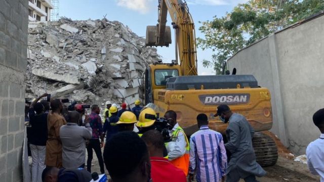 Ikoyi building collapse: 21-storey-building fall for Lagos wit fear say many dey trapped