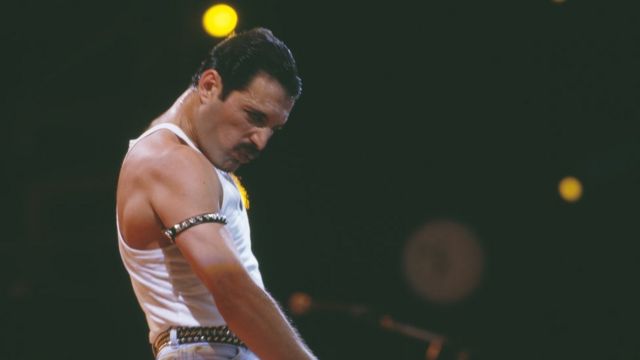 Freddie Mercury em Wembley, no ano de 1985