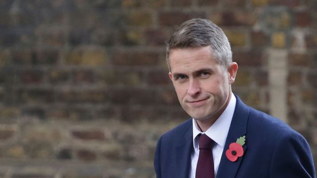 Ông Gavin Williamson