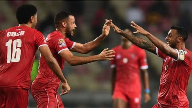 Les joueurs équato-guinéens célèbrent leur victoire sur l'Algérie