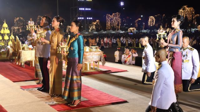 King Rama IX presided over a lit candle on December 5, asking His Majesty King Rama 9 for protection.