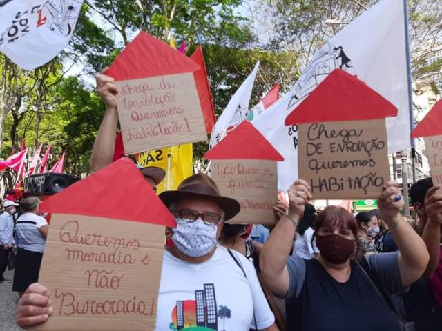 Ativistas do projeto Despejo Zero fazem protesto contra despejos na pandemia