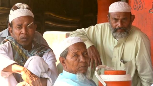 कराची के कई इलाकों में बड़ी संख्या में बंगाली रहते हैं