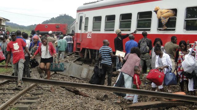 Un accident de train de la société Camrail fait 79 morts et 550 blessées entre Yaoudé et Douala.