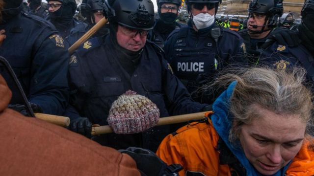 The police expelled the protesters in Ottawa
