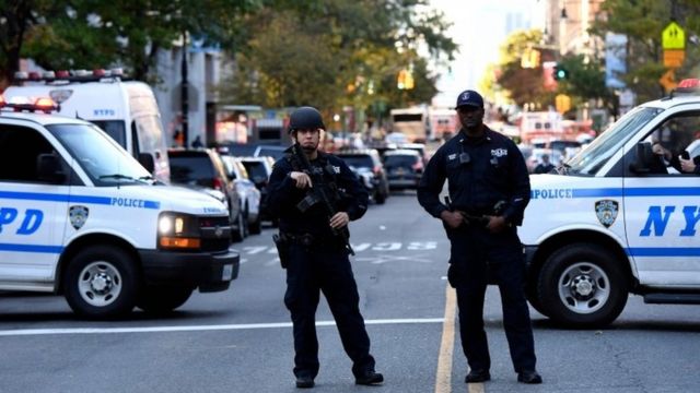 US police secure the area in Lower Manhattan