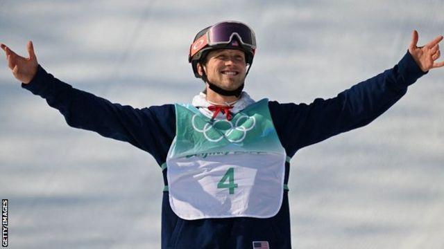 BBC Sport - Vancouver 2010 - Shaun White wins the half-pipe at