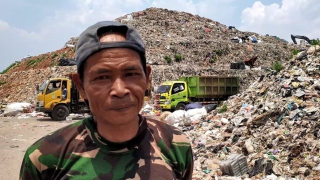 Pemulung TPA Burangkeng