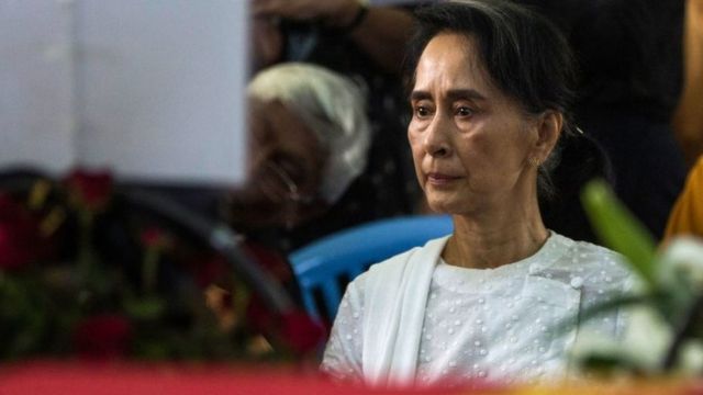 นางอองซาน ซูจี