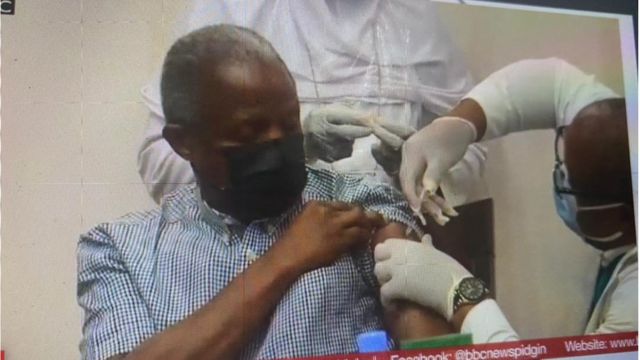 Covid-19 Vaccination: Buhari, Osinbajo take Oxford-AstraZeneca vaccine for live  TV - BBC News Pidgin