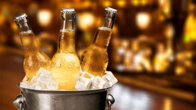 Пиво, так же как и вода, может восстанавливать запасы влаги вашего организма - но только в малых дозах