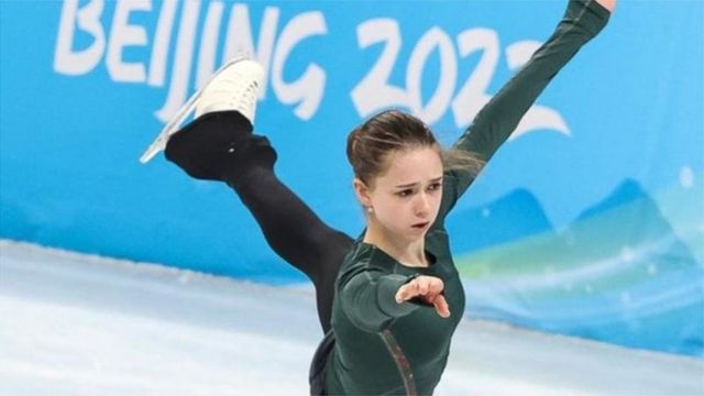 Kamila Valiyeva Kamilə Vəliyeva Pekin-2022 Pekin 2022 Pekin Qış Oyunları Olimpiada olimpiyada Eteri Tutberidze konkisürmə konki Anna Şerbakova Aleksandra Trusova Sherbakova