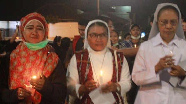 Doa bersama untuk korban serangan di Surabaya dilakukan di Yogyakarta.