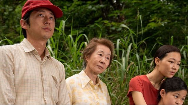 Steven Yeun, Youn Yuh-jung, Han Ye-ri and Noel Kate Cho in Minari. Globos de Oro 2021.